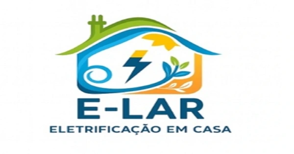 Logotipo E-LAR Eletrificação em Casa com símbolo de casa, folha e relâmpago.