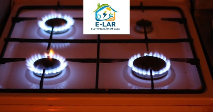 Queimadores de gás a funcionar, simbolizando o consumo de gás e a transição energética.